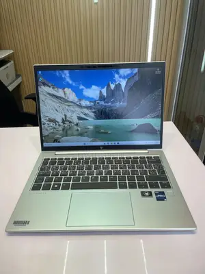 Laptop HP EliteBook 830 G9 16GB Intel Core i5 SSD 256GB