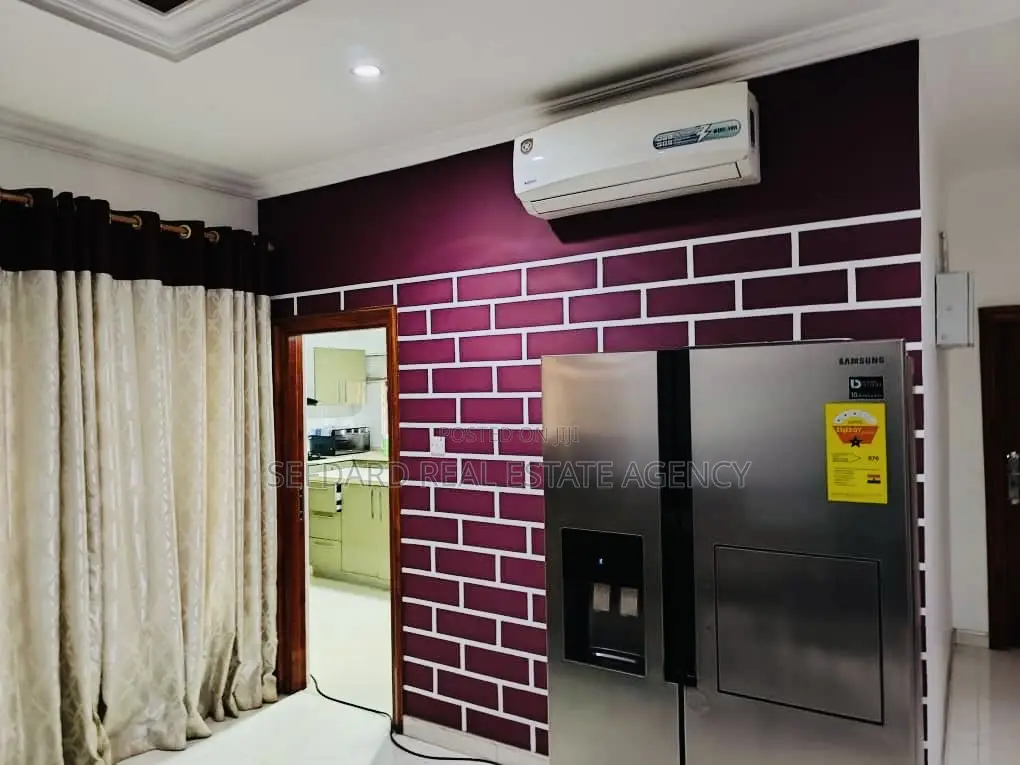 5bdrm House in Sefdard Properties, Amasaman for sale