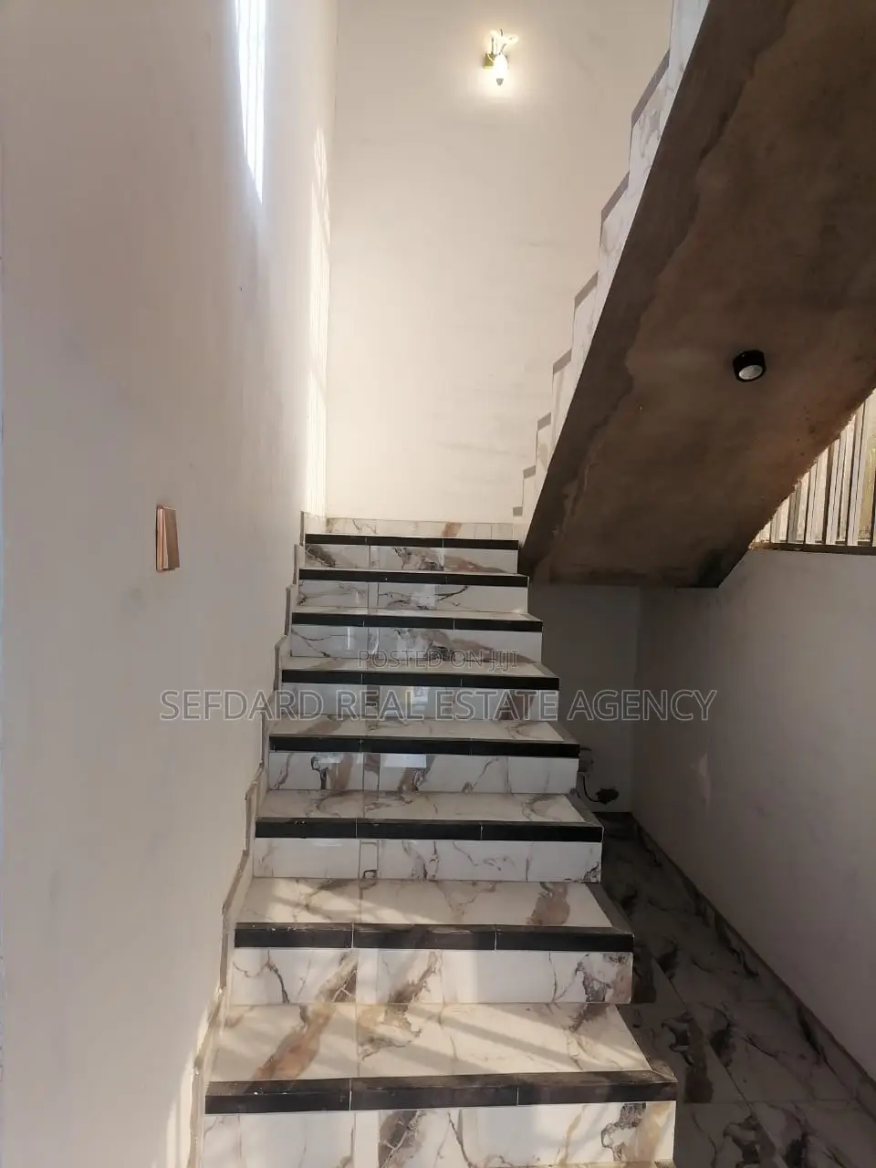 5bdrm Duplex in Sefdard Properties, Amasaman for sale