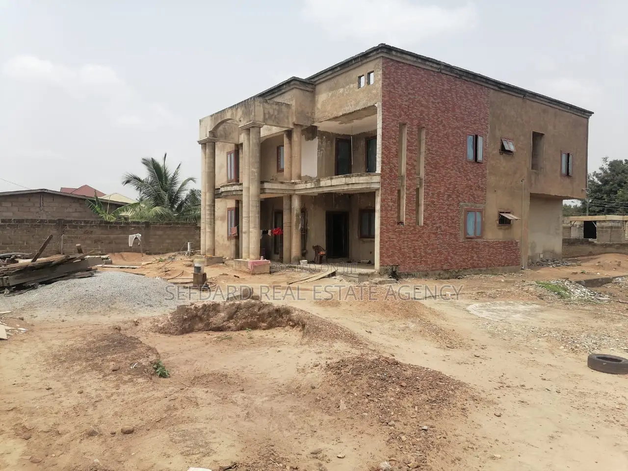 5bdrm Duplex in Sefdard Properties, Amasaman for sale