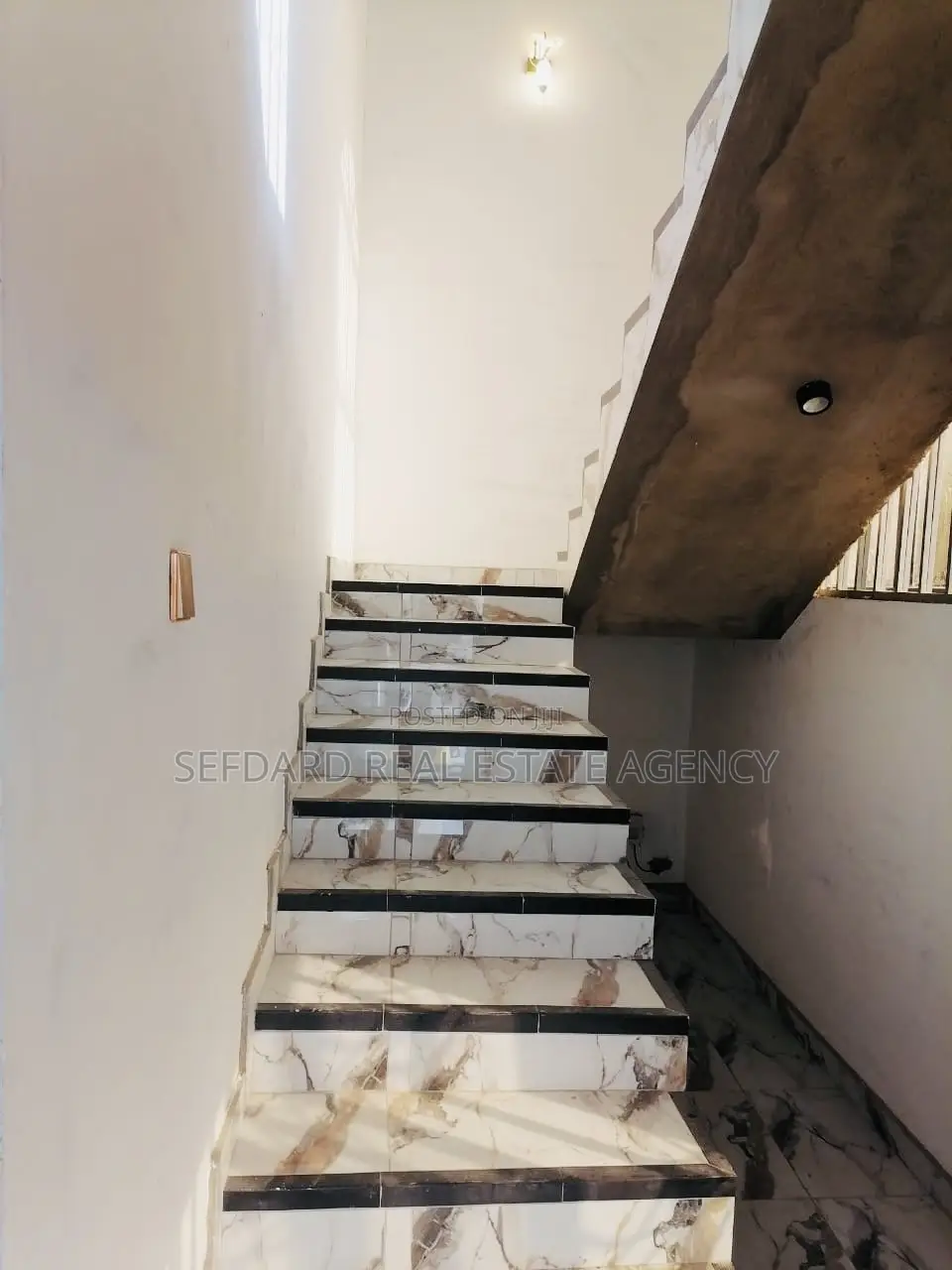 6bdrm Mansion in Sefdard Properties, Amasaman for sale