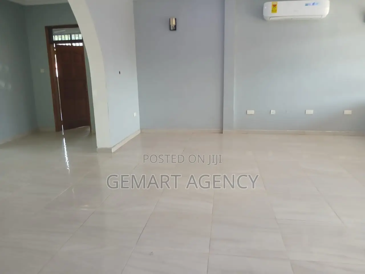 6bdrm Apartment in Tema Community 22 🏡 for rent