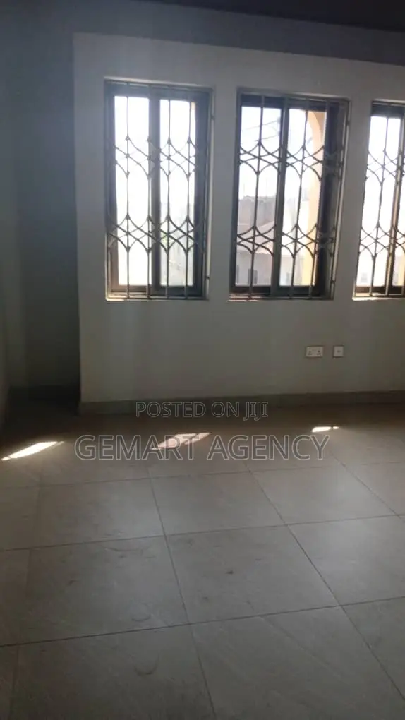6bdrm Apartment in Tema Community 22 🏡 for rent