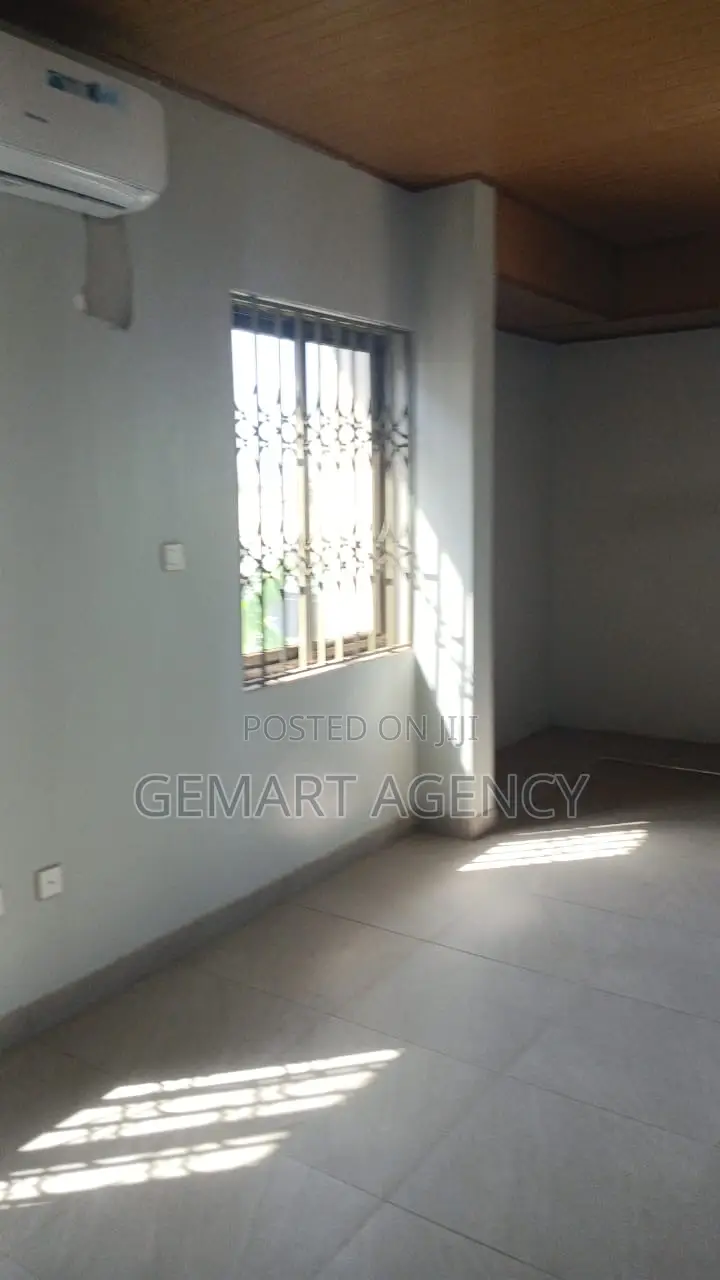 6bdrm Apartment in Tema Community 22 🏡 for rent