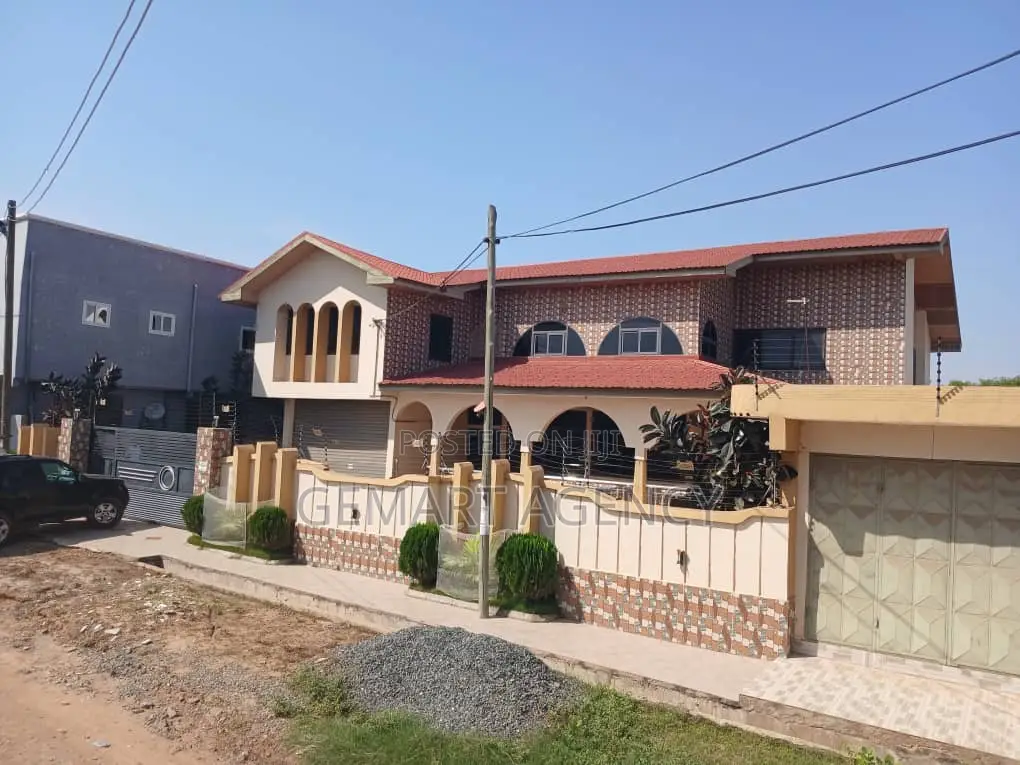 6bdrm Apartment in Tema Community 22 🏡 for rent