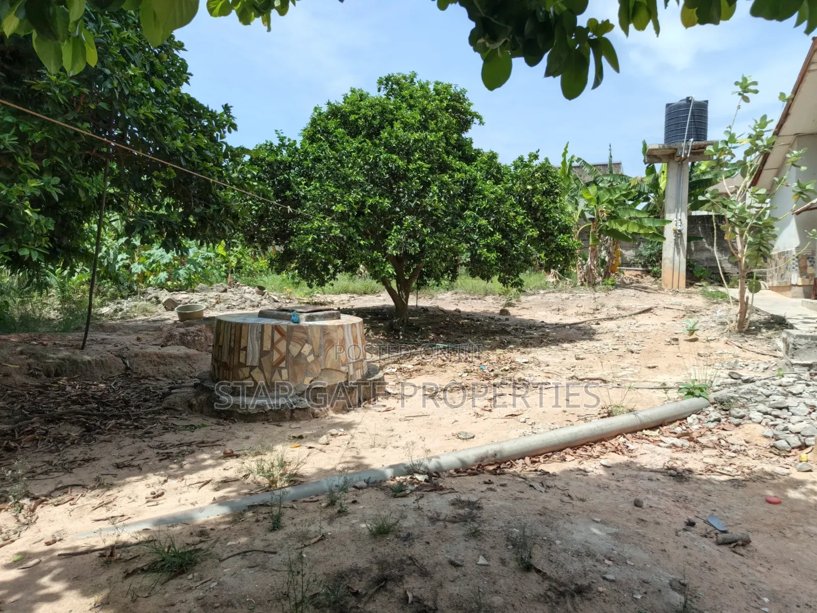 5bdrm House in Meduma ( Near Tafo, Kumasi Metropolitan for sale
