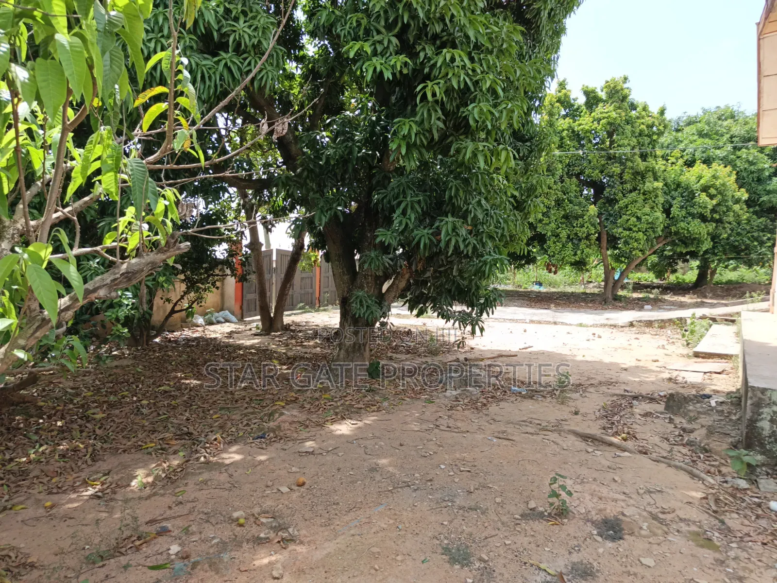 5bdrm House in Meduma ( Near Tafo, Kumasi Metropolitan for sale