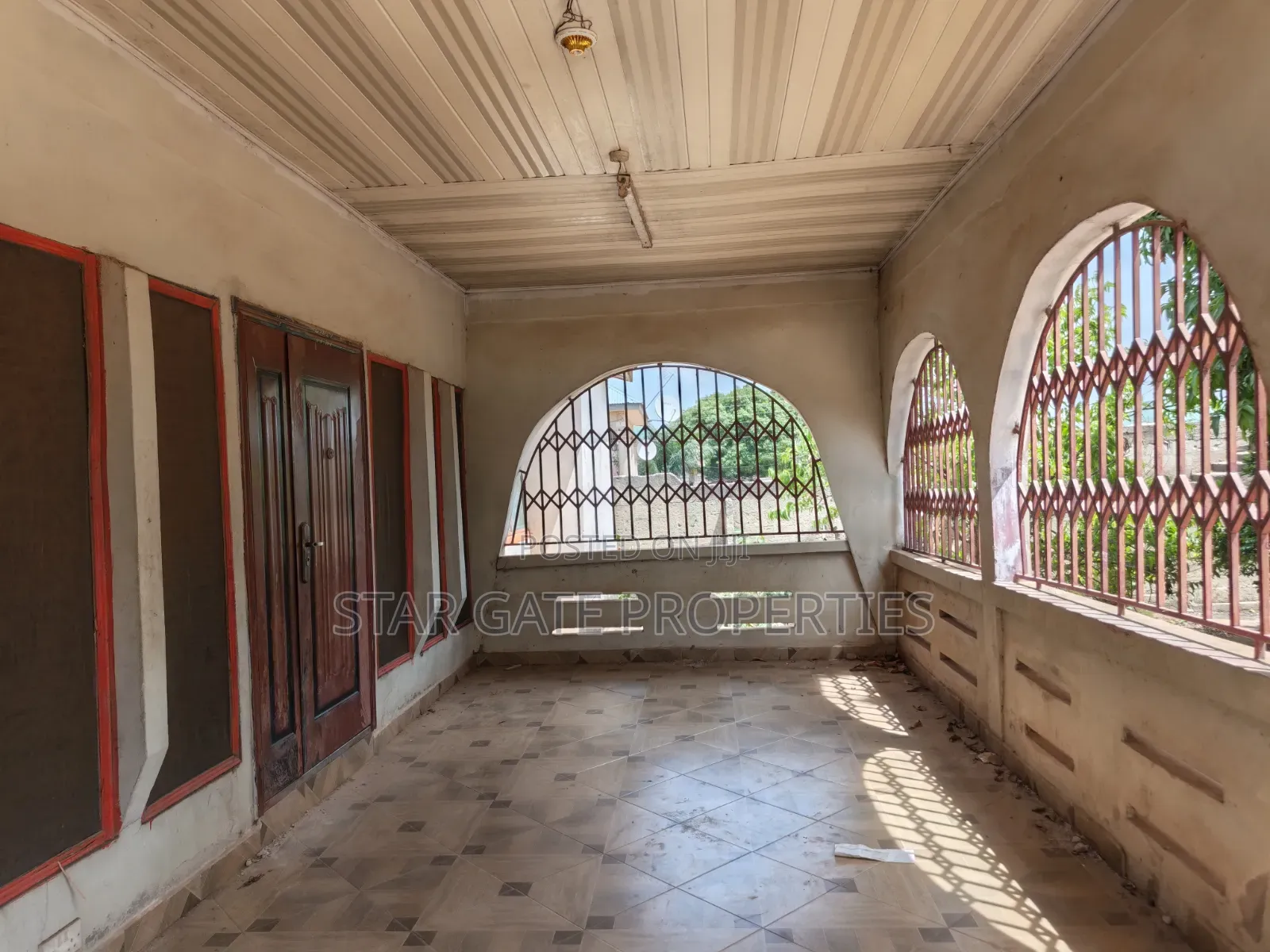 5bdrm House in Meduma ( Near Tafo, Kumasi Metropolitan for sale