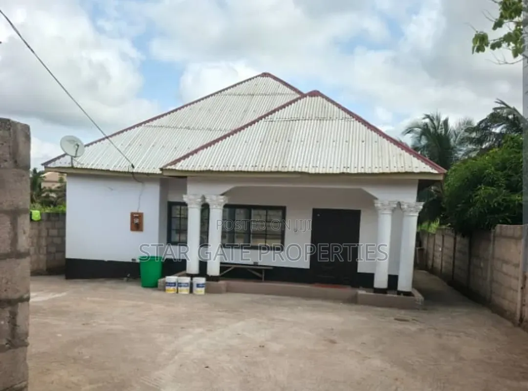 3bdrm House in Buoho ( Sasa), Kumasi Metropolitan for sale
