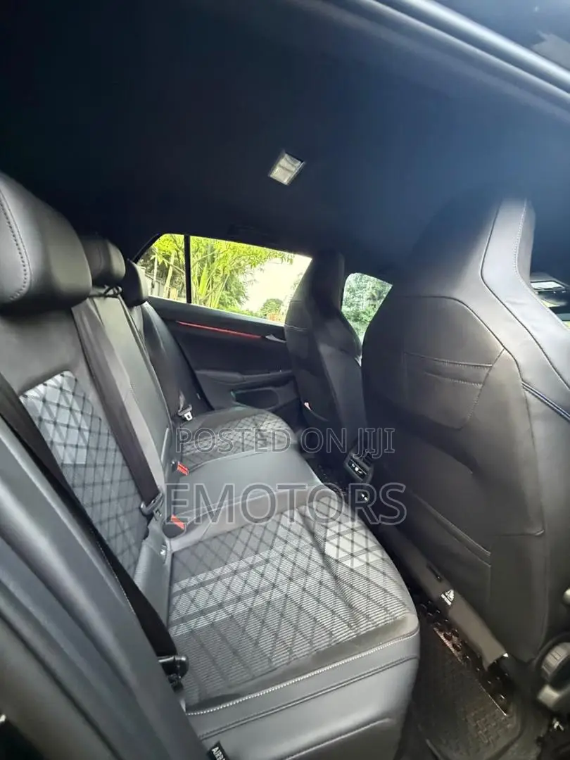 Volkswagen Golf 2025 Black