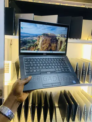 Laptop Dell Latitude 7390 8GB Intel Core i5 SSD 256GB