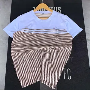 Tommy Hilfiger Short-Sleeve T-Shirt With a Horizontal Striped Design