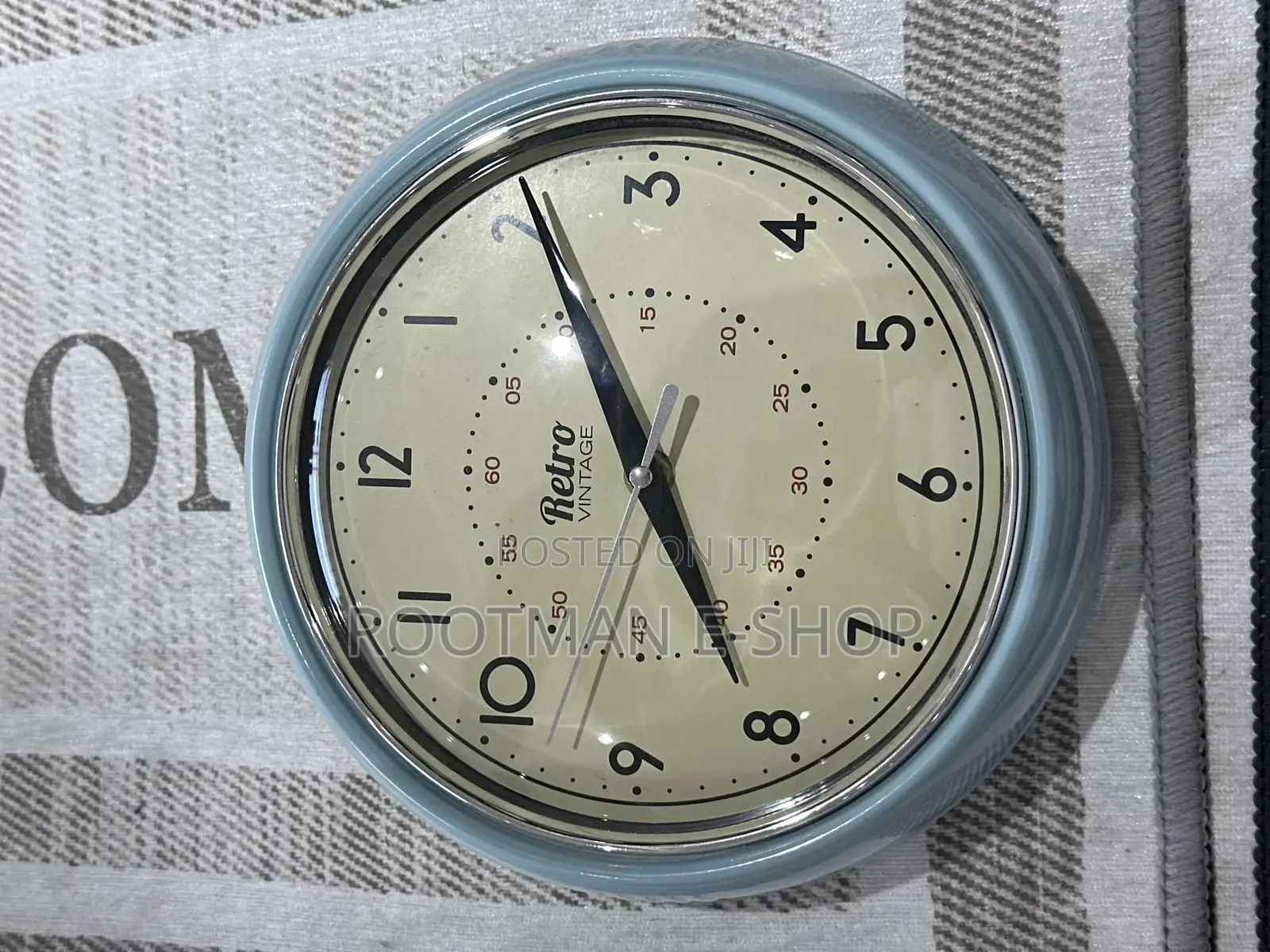 New Elegent Retro Clock - Duck Egg Stylish Wall Clocks
