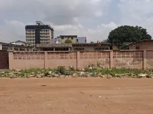 5bdrm Bungalow in UPSA Area for sale