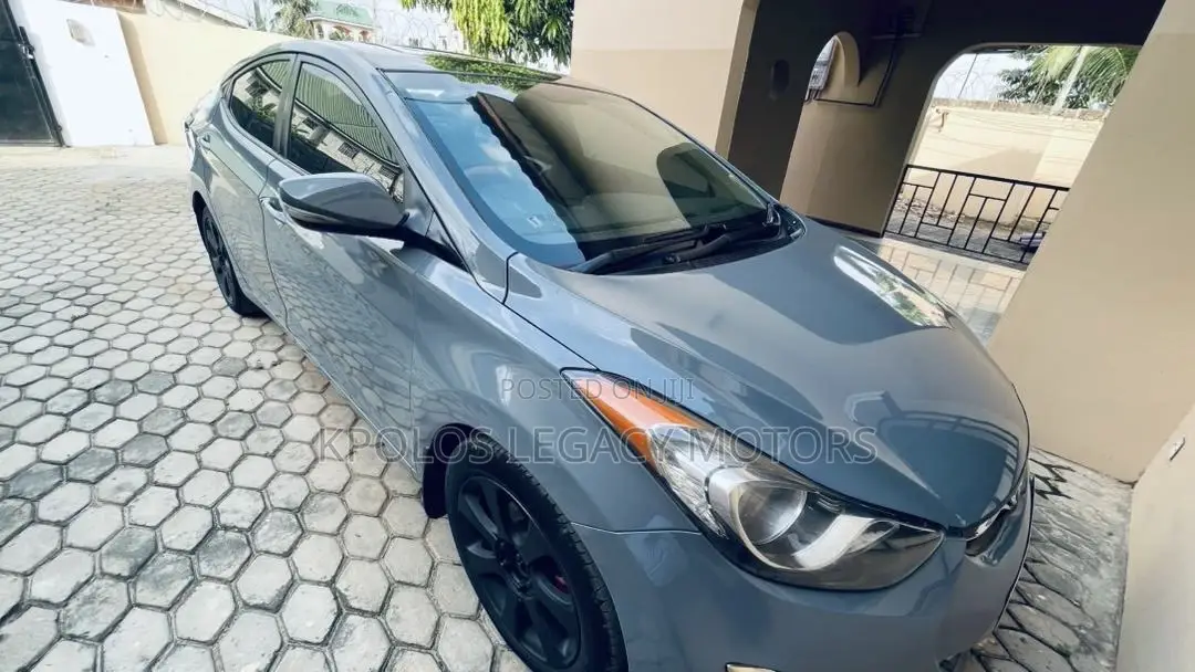 Hyundai Elantra GLS Sedan FWD (1.8L 4cyl 6A) 2013 Green
