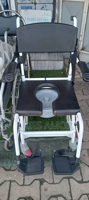 Commode Chair on Wheels(American Type)