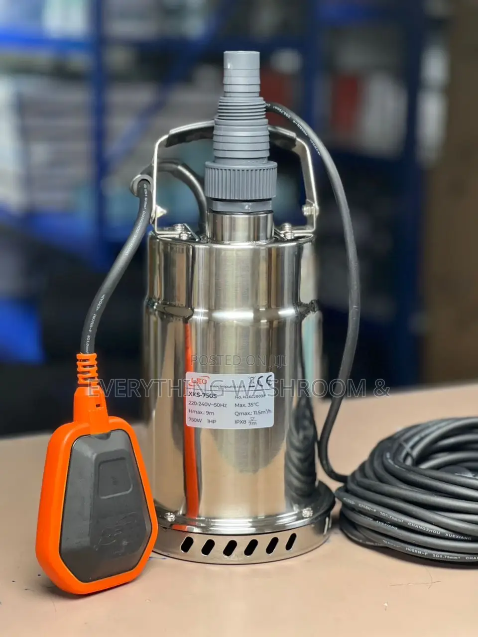 Leo 1hp Submersible Drainage Pump for Clean or Slightly Dirty Water