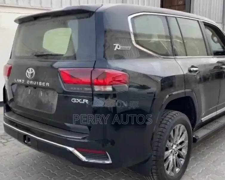 New Toyota Land Cruiser LC300 2024 Black
