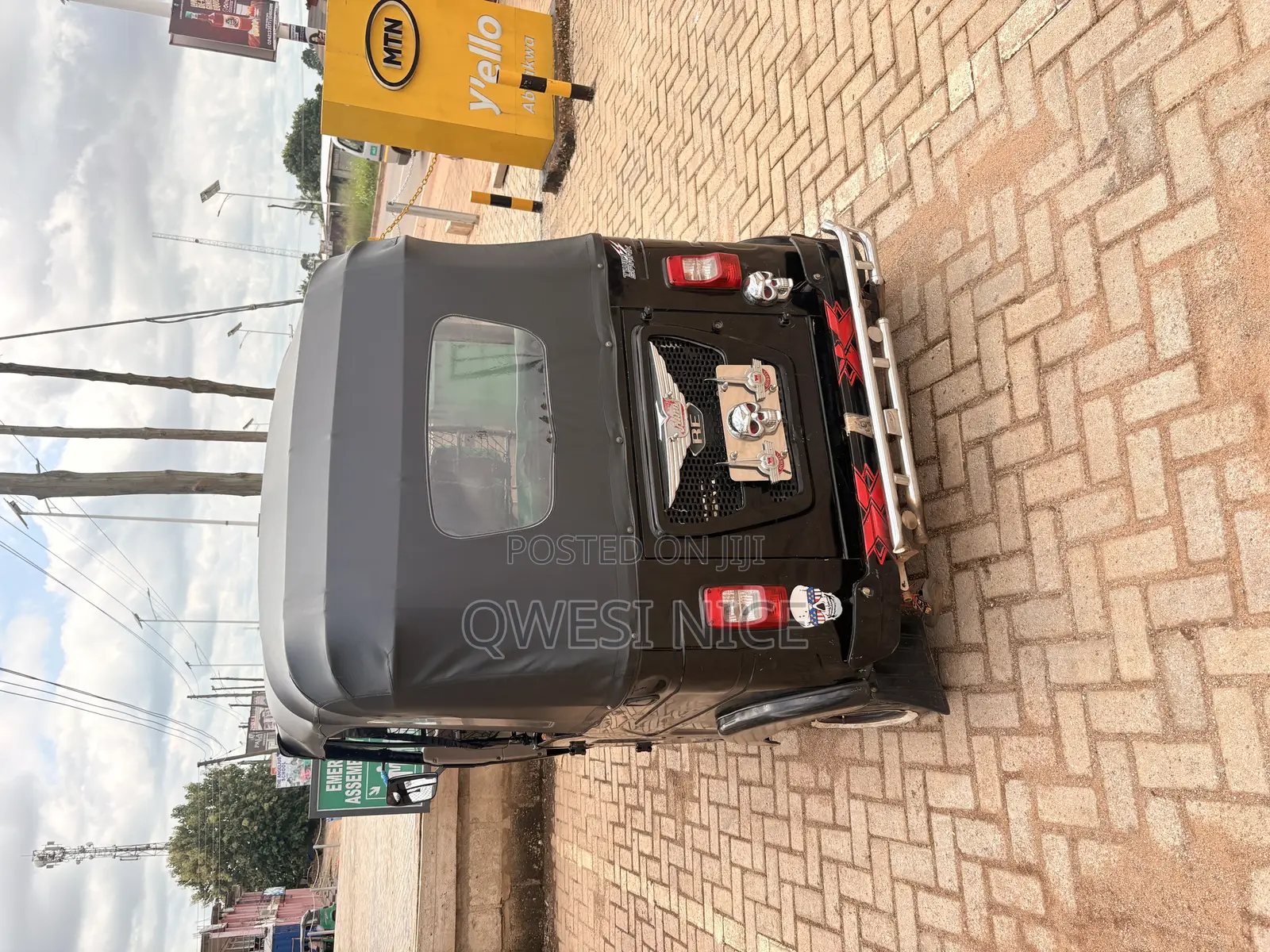 Bajaj RE 2025 Black