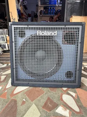 Roland Kc-600 4-Channel Keyboard Amplifier/Combo