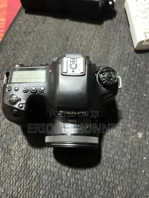 Canon 6d Mark Ii With 50mm Lens and Flashlight for Sell