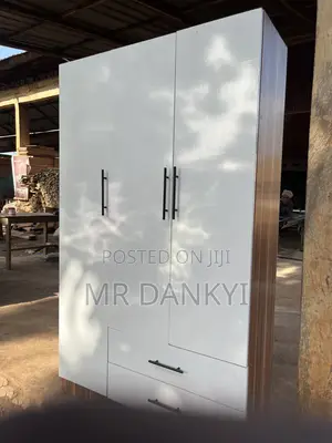 Very Nice and Good Wardrobe