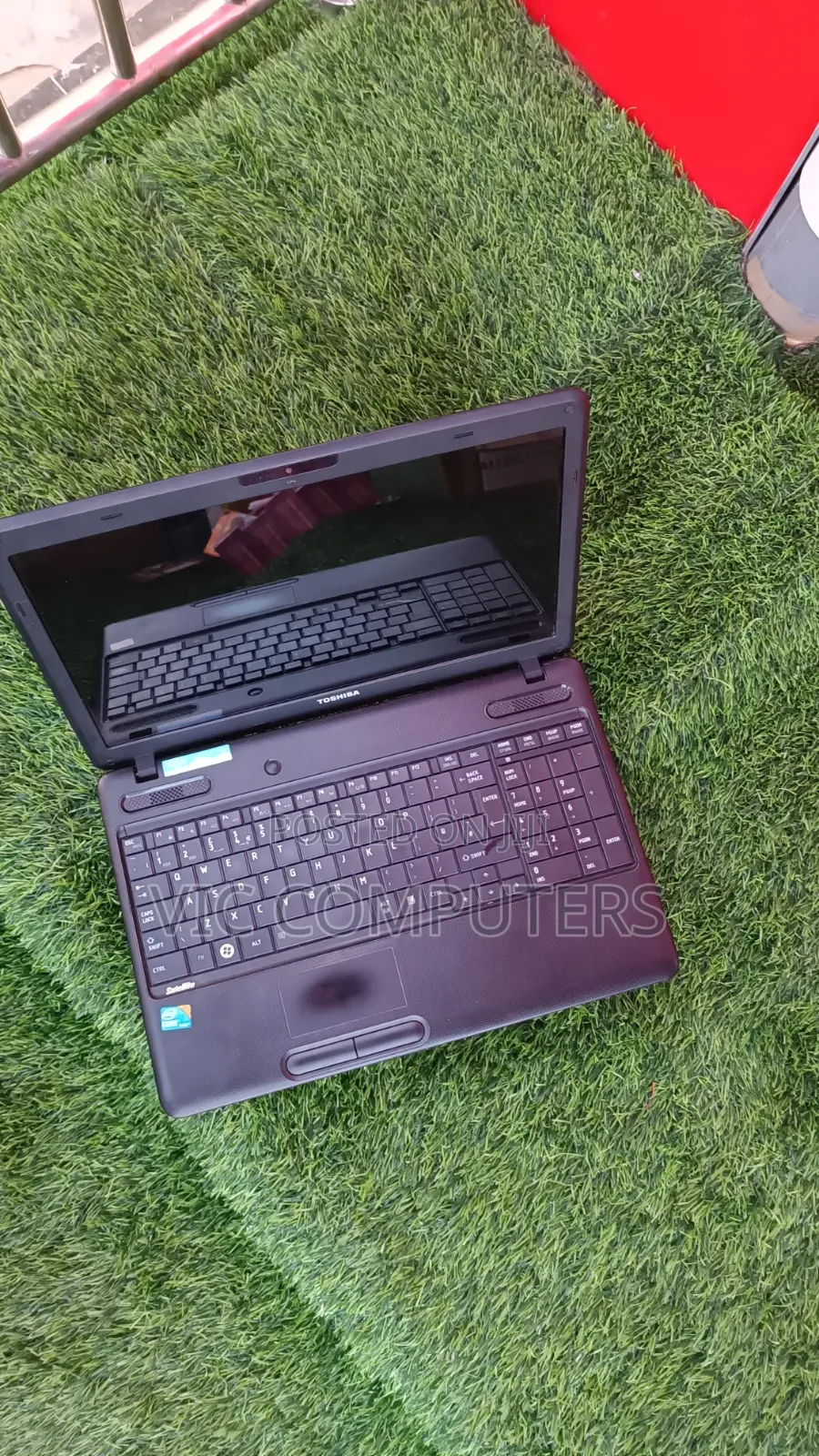 Laptop Toshiba Satellite C665 8GB Intel Core i3 HDD 500GB