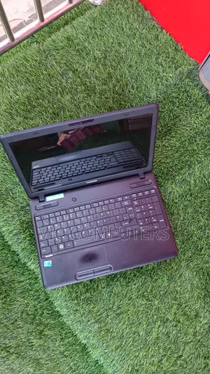 Laptop Toshiba Satellite C665 8GB Intel Core i3 HDD 500GB
