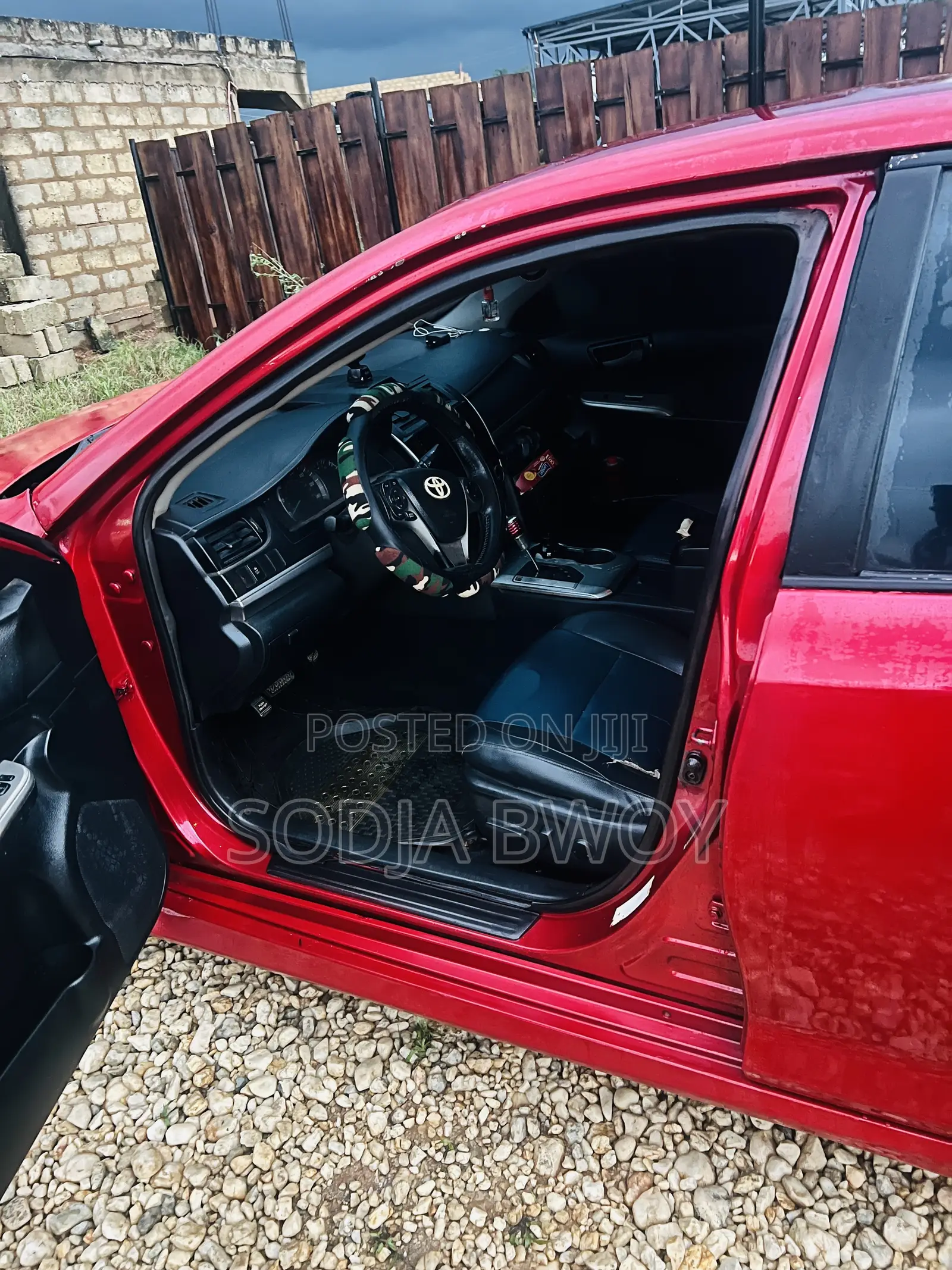 Toyota Camry LE 4dr Sedan (2.5L 4cyl 6A) 2014 Red