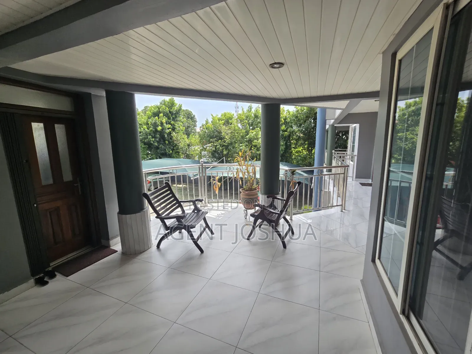 2bdrm Apartment in East Airport, Papaye for rent