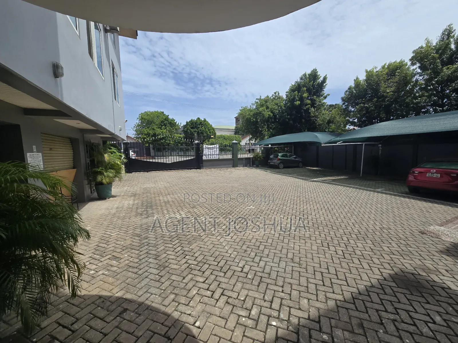 2bdrm Apartment in East Airport, Papaye for rent