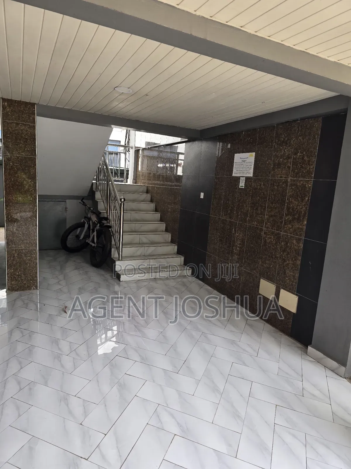 2bdrm Apartment in East Airport, Papaye for rent