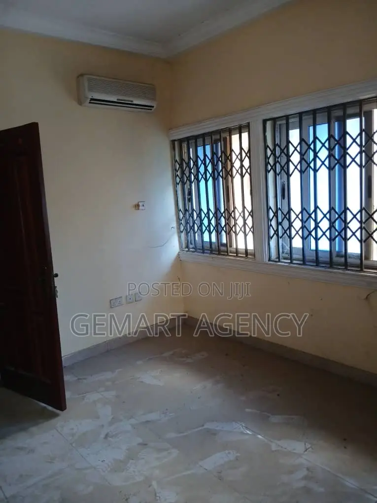 3bdrm Apartment in Kwabenya Acp for rent