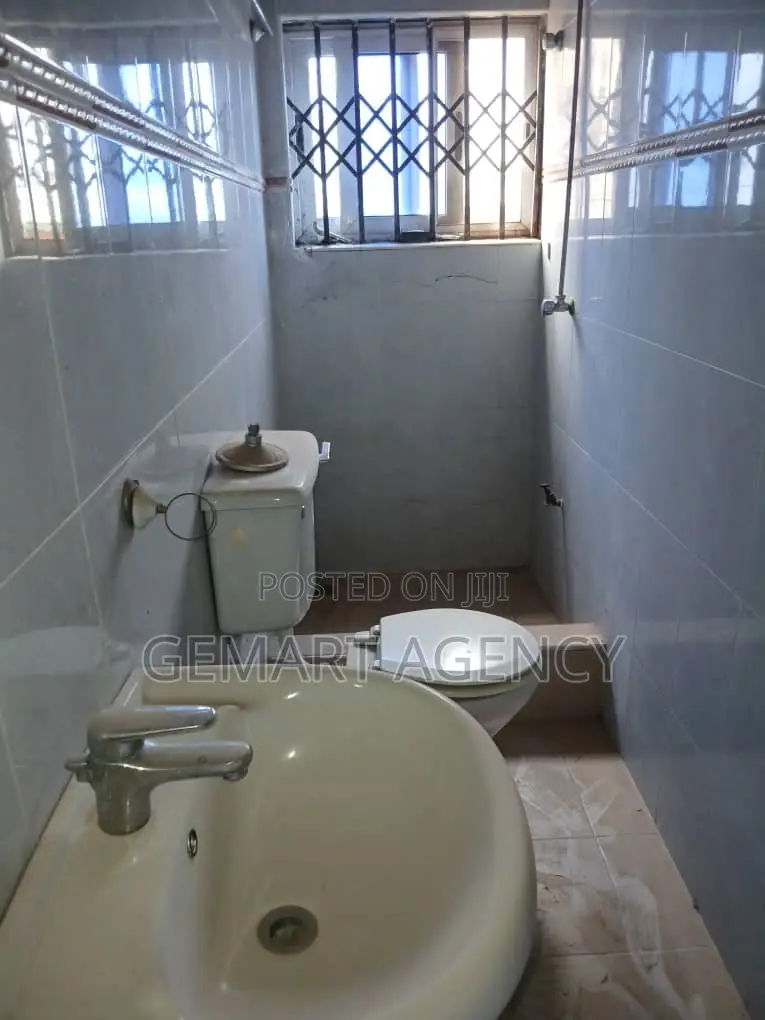 3bdrm Apartment in Kwabenya Acp for rent