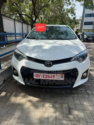 Toyota Corolla SE 4dr Sedan (1.8L 4cyl CVT) 2017 White