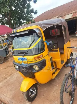 Bajaj RE 2023 Yellow