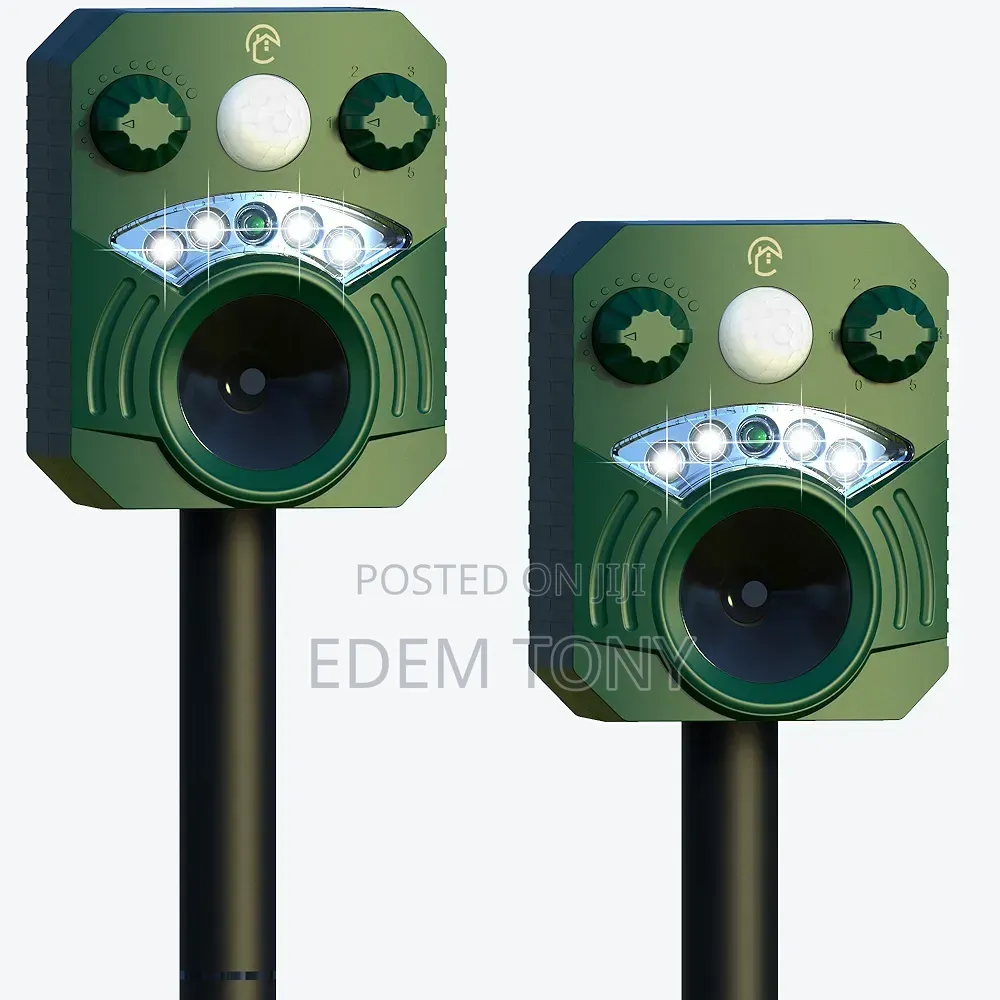 Solar Animal Repeller, Ultrasonic.Waterproof Flashing Lights