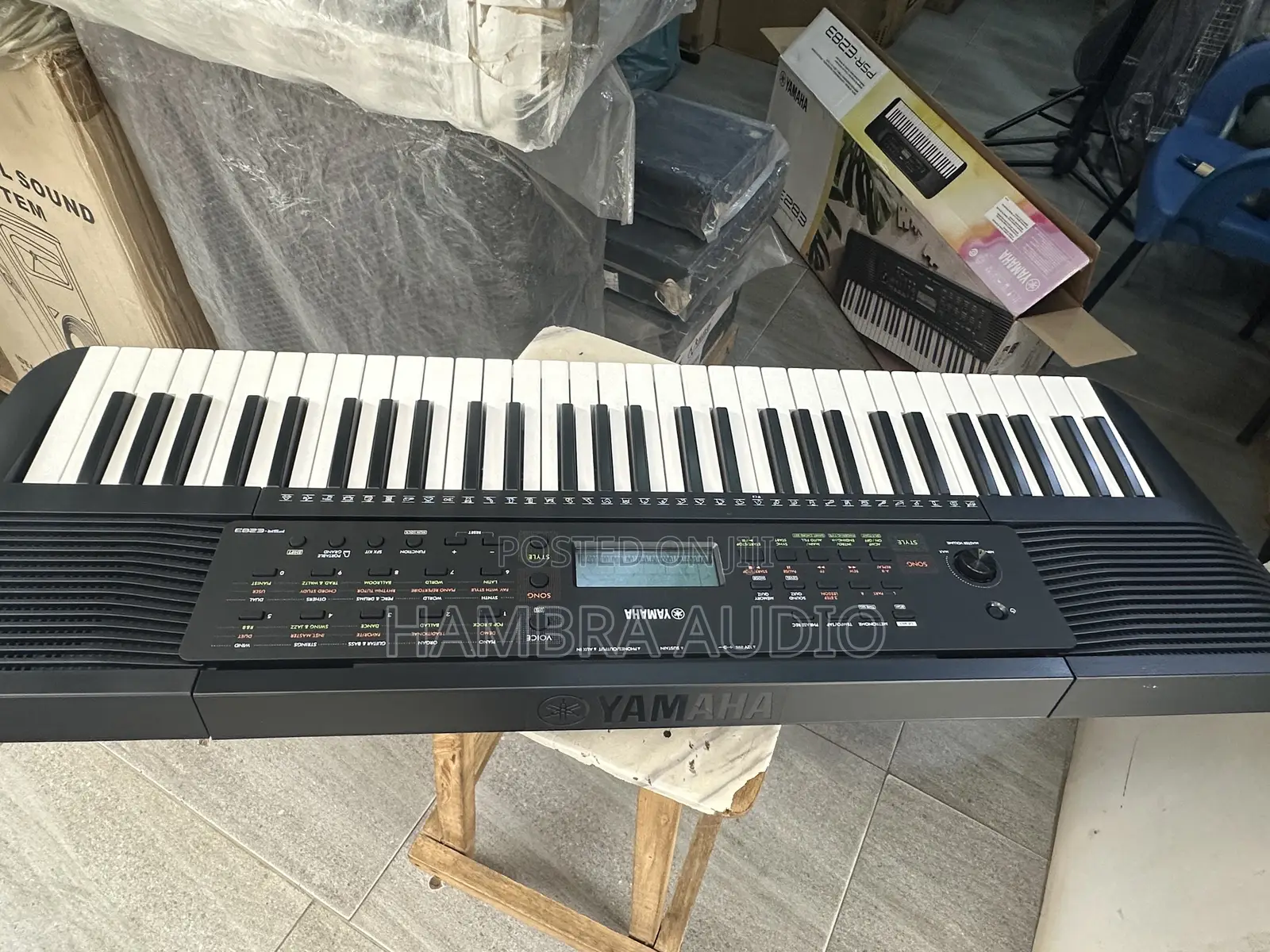 Yamaha PSR - E283 Keyboard