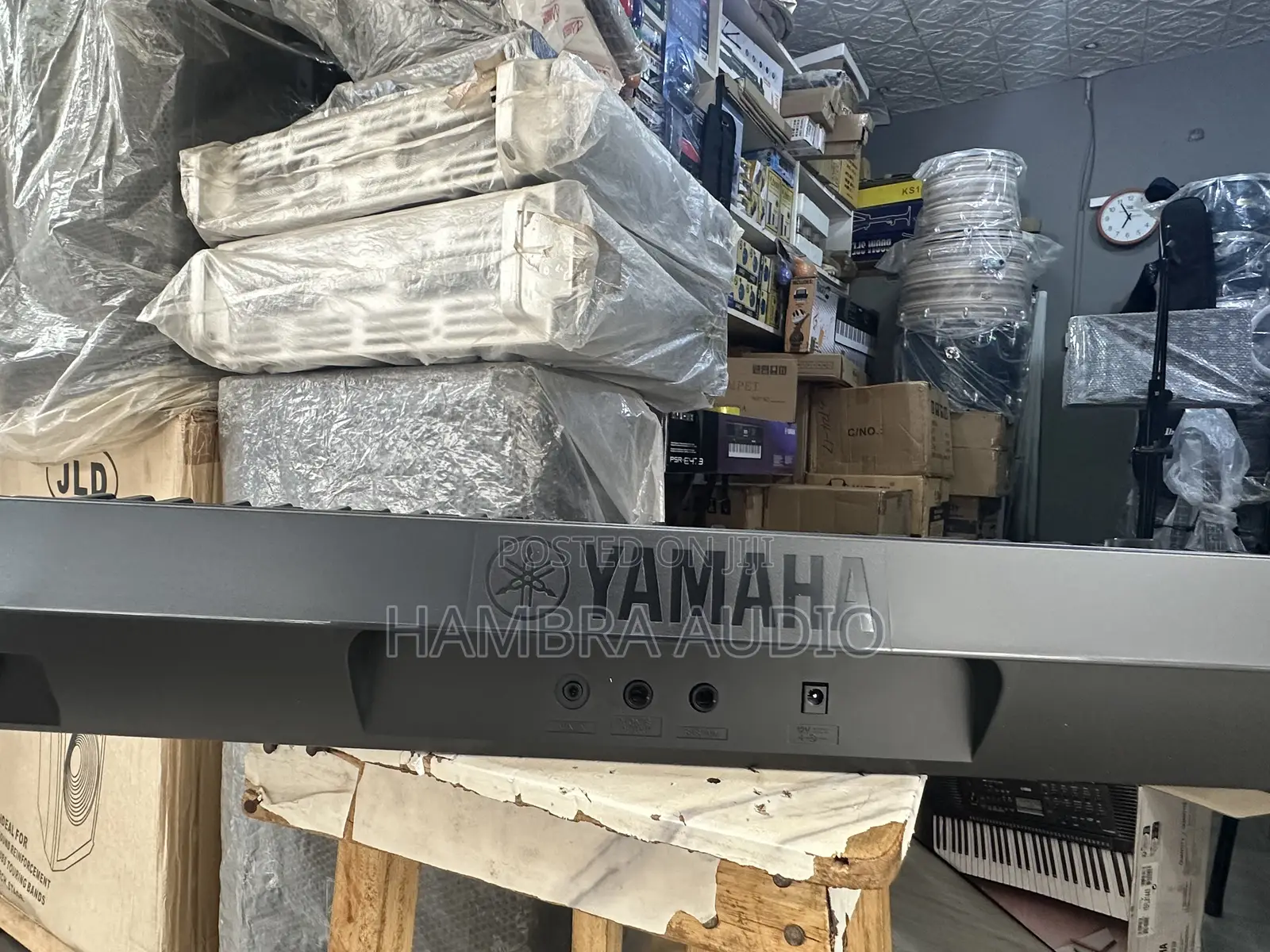 Yamaha PSR - E283 Keyboard