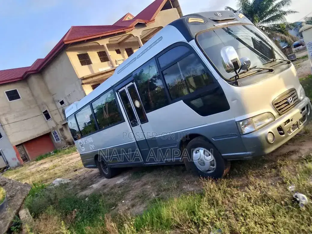 Hyundai County 2014 Silver