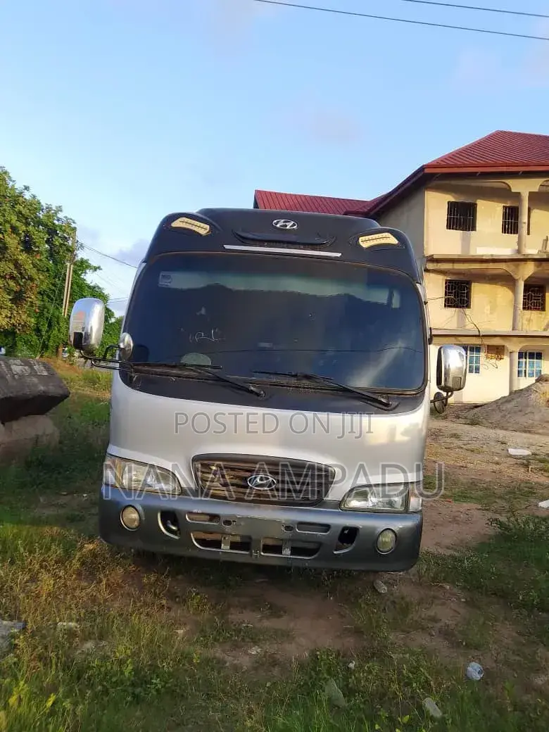 Hyundai County 2014 Silver