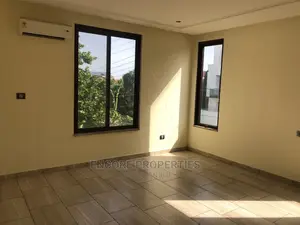 3 Bedroom Store House With Swimming Pool At Lakeside Estate