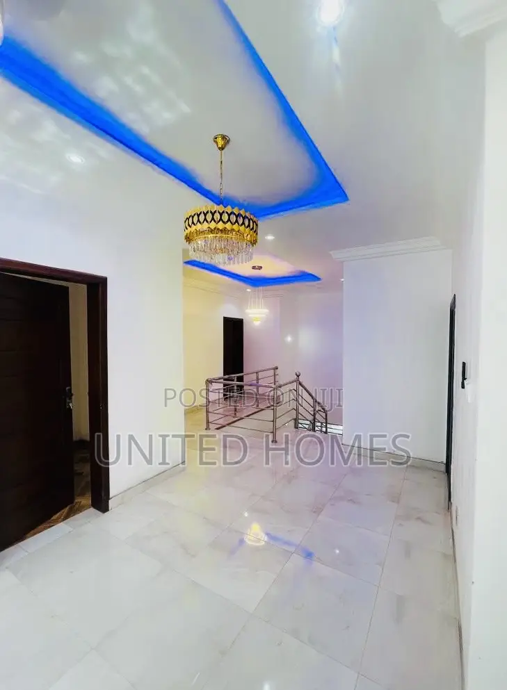 5bdrm House in Achimota for sale