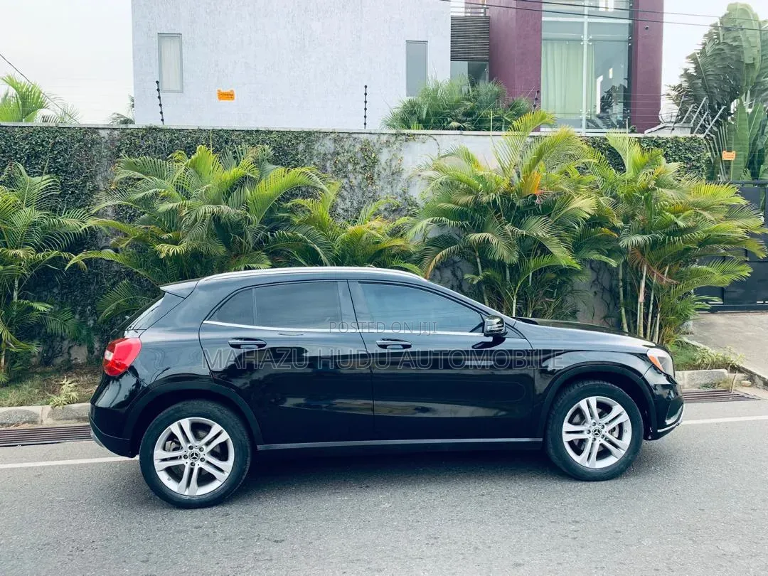 Mercedes-Benz GLA 250 2017 Black