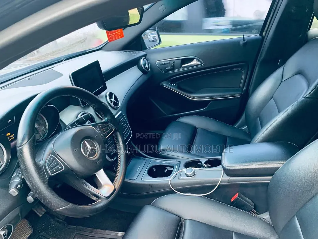 Mercedes-Benz GLA 250 2017 Black