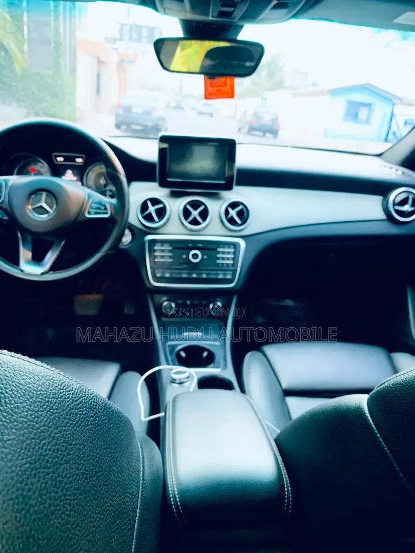 Mercedes-Benz GLA 250 2017 Black