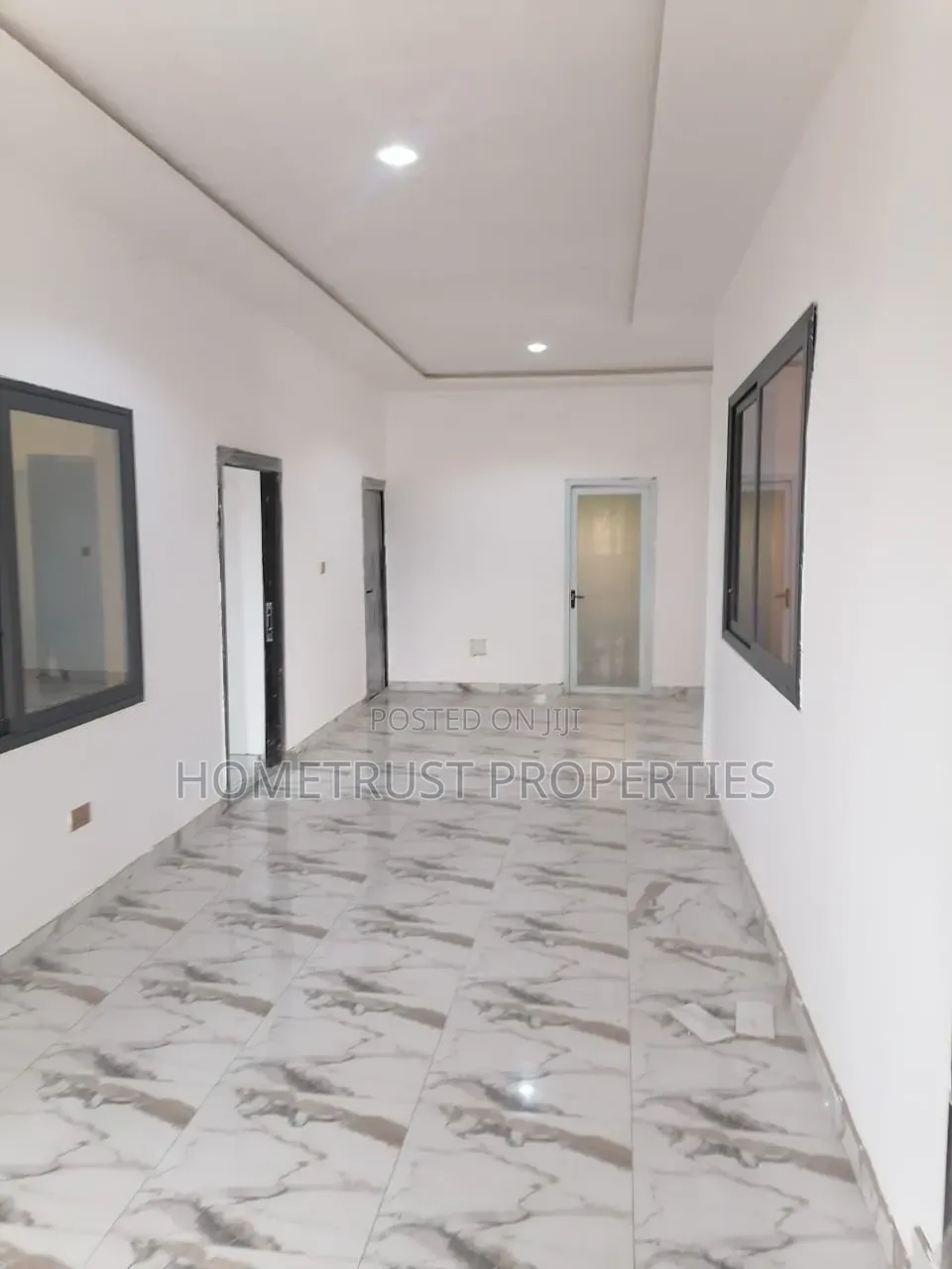 6bdrm Duplex in Amasaman Sapeiman for sale