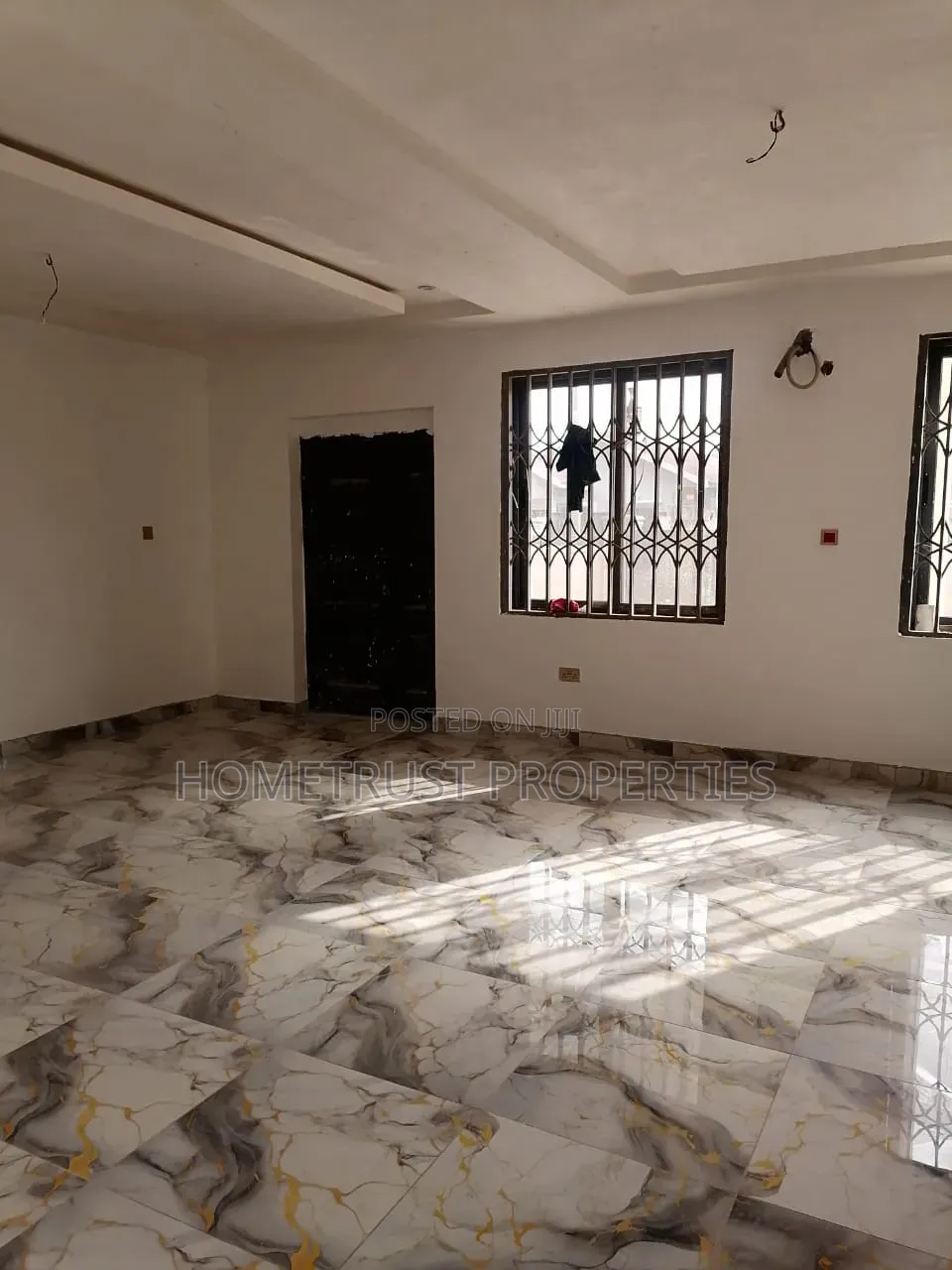 6bdrm Duplex in Amasaman Sapeiman for sale