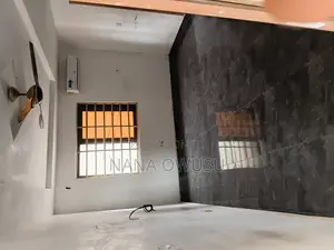 3bdrm Apartment in Nana Owusu, Kwabenya for rent
