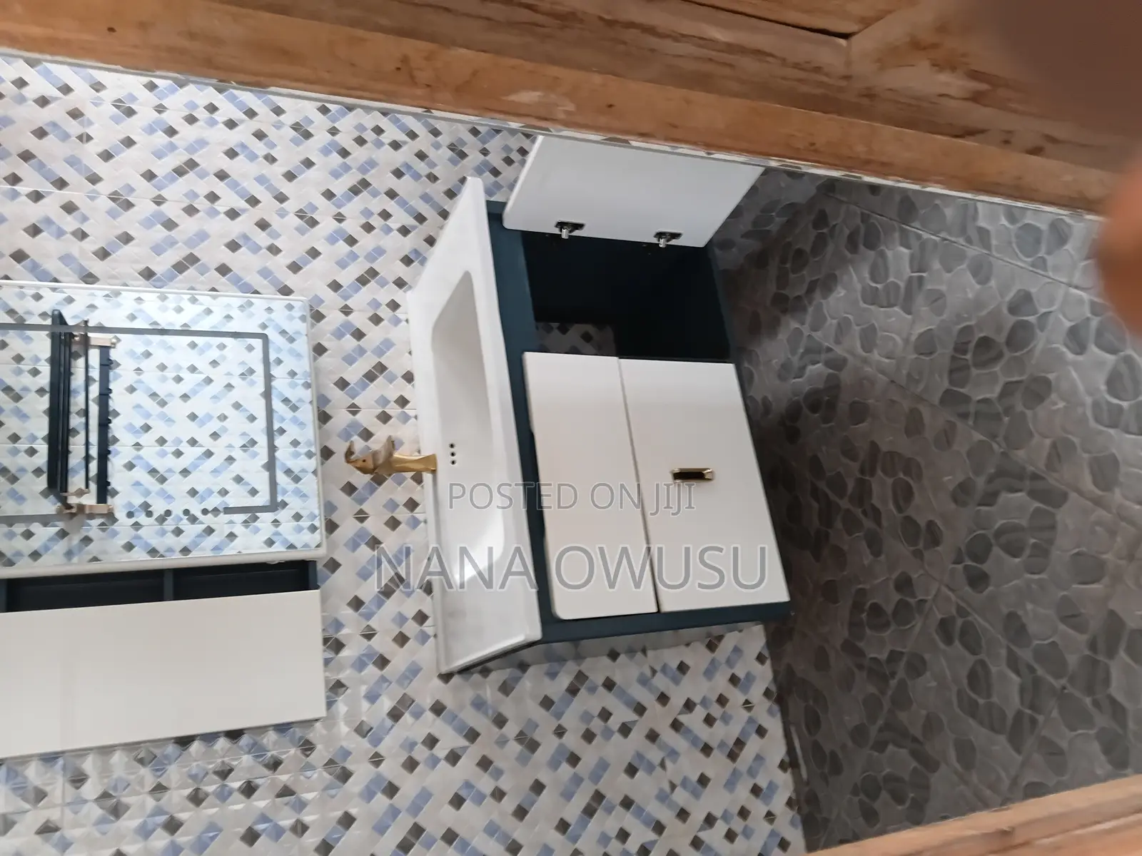 3bdrm Apartment in Nana Owusu, Kwabenya for rent
